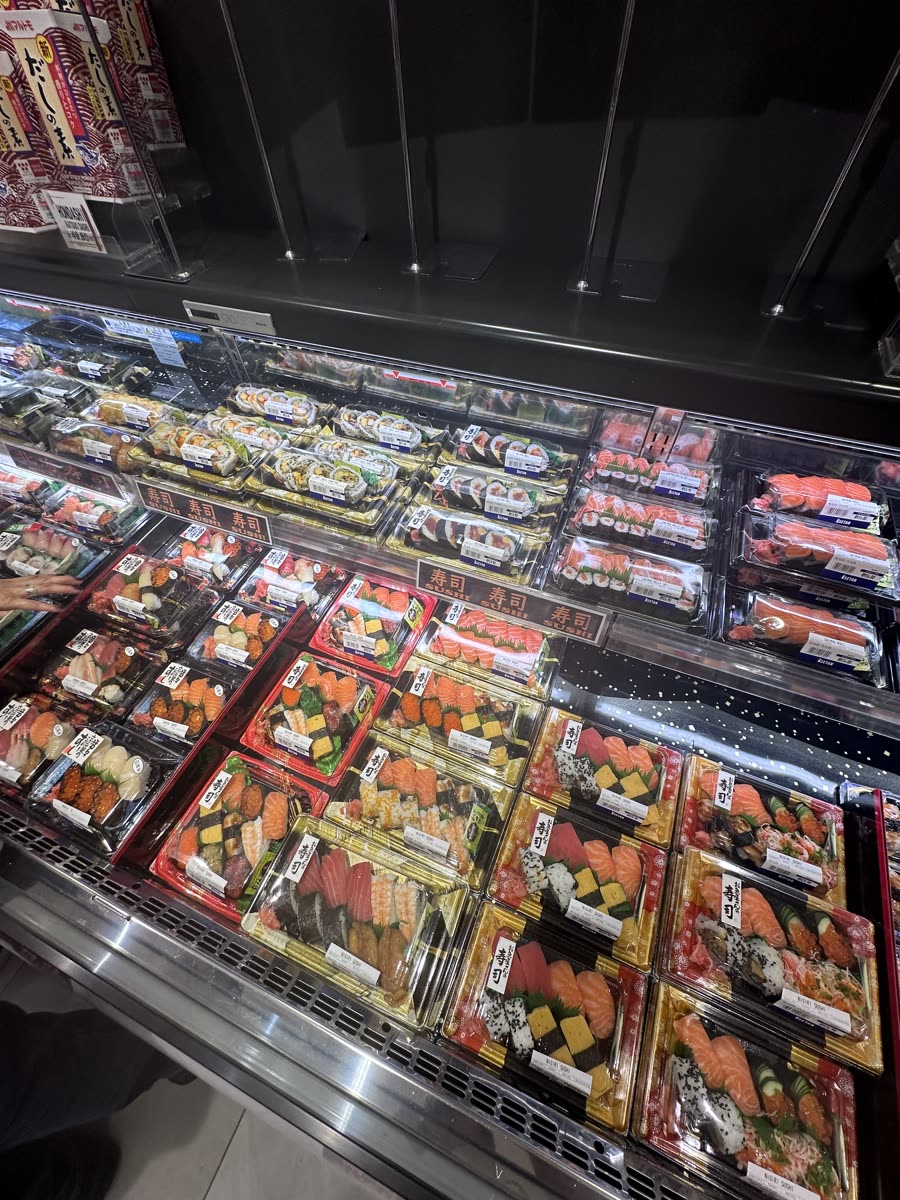 Isetan'ın uçsuz bucaksız paket sushi tezgâhı