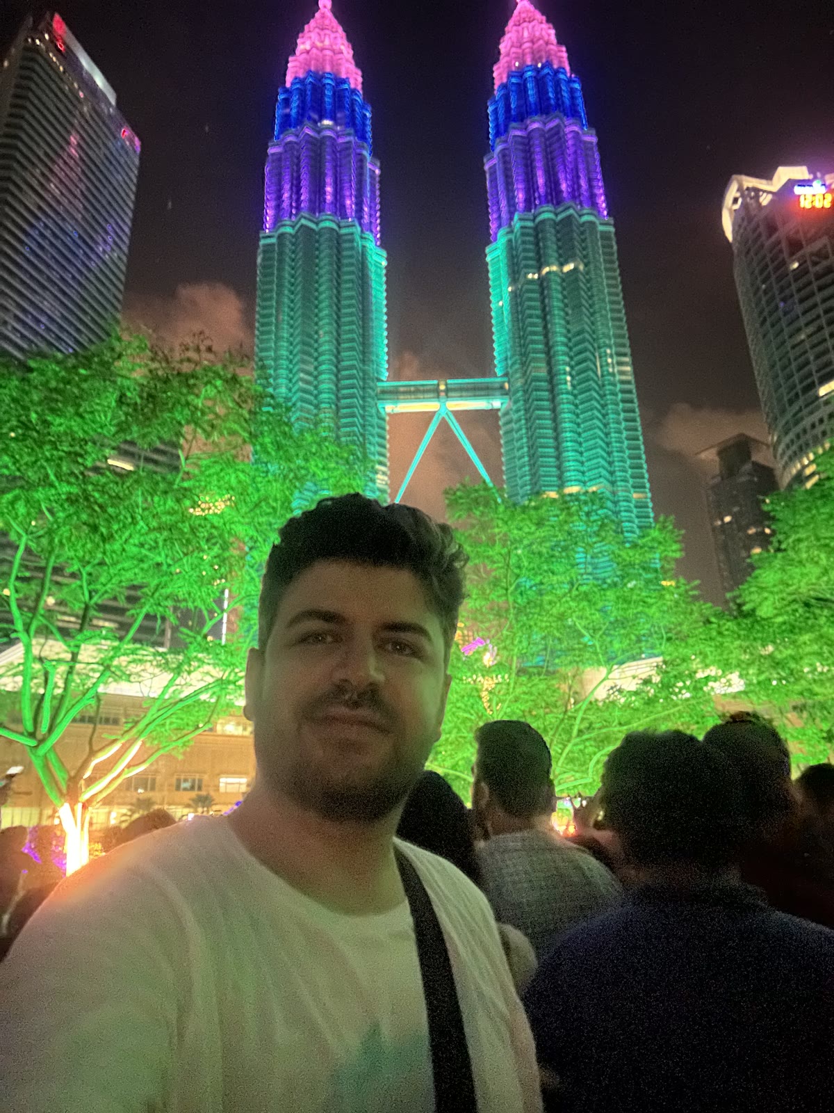 Wok ateşleri gece boyu sönmüyor